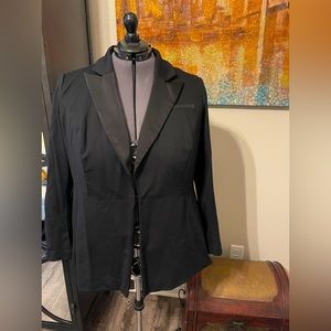 Plus Size Lane Bryant black suit coat. Satin pocket and collar. Size 22